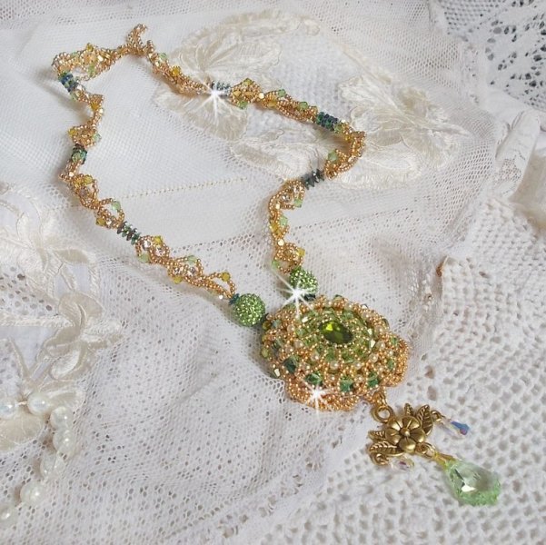 Collier Garden Party brodé avec cabochon rectangulaire vintage des années 1960, chatons, rondes plasticines et perles Cristal Swarovski