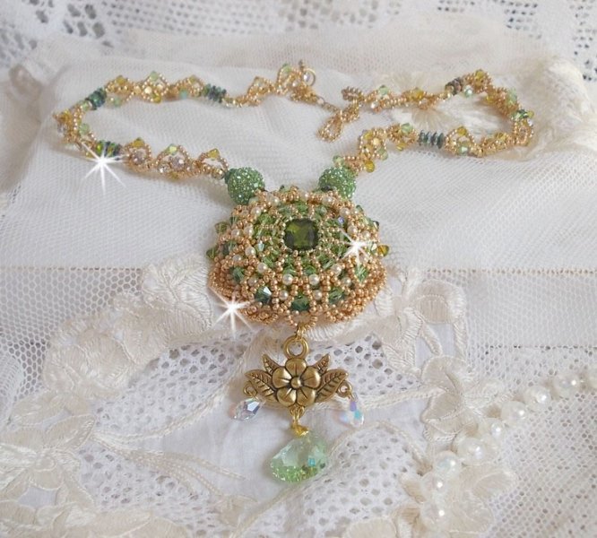 Collier Garden Party brodé avec cabochon rectangulaire vintage des années 1960, chatons, rondes plasticines et perles Cristal Swarovski