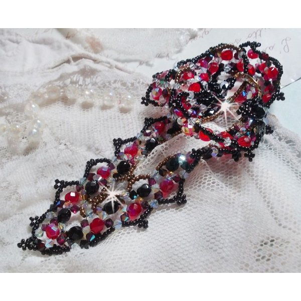 Collier Ruby and Black avec des facettes et des toupies en cristal de Swarovski