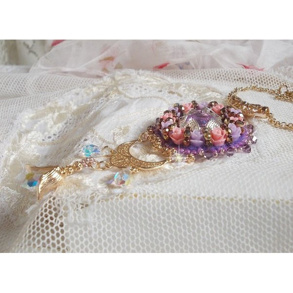  Pendentif Glace Purple brod&eacute; avec perles verre de boh&egrave;me, rocailles Miyuki japonaises, accessoires en laiton perles Cristal Swarovski