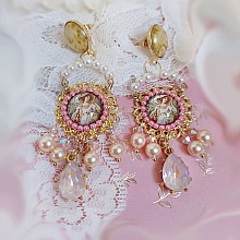 BO Pleasures Pink cr&eacute;&eacute;es avec cabochons verres, accessoires laiton et perles Cristal Swarovski