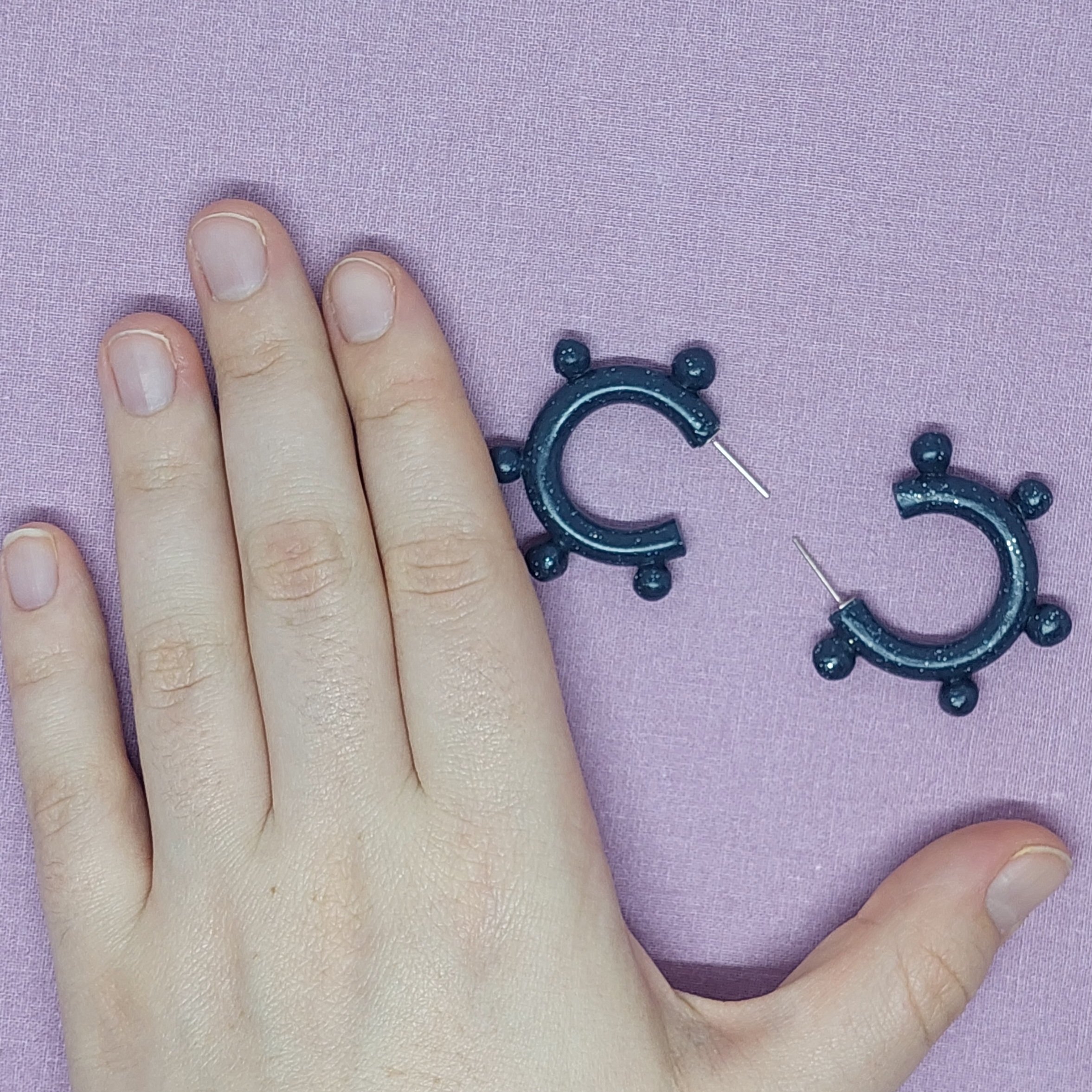 Cr&eacute;oles grises effet granit avec des boules