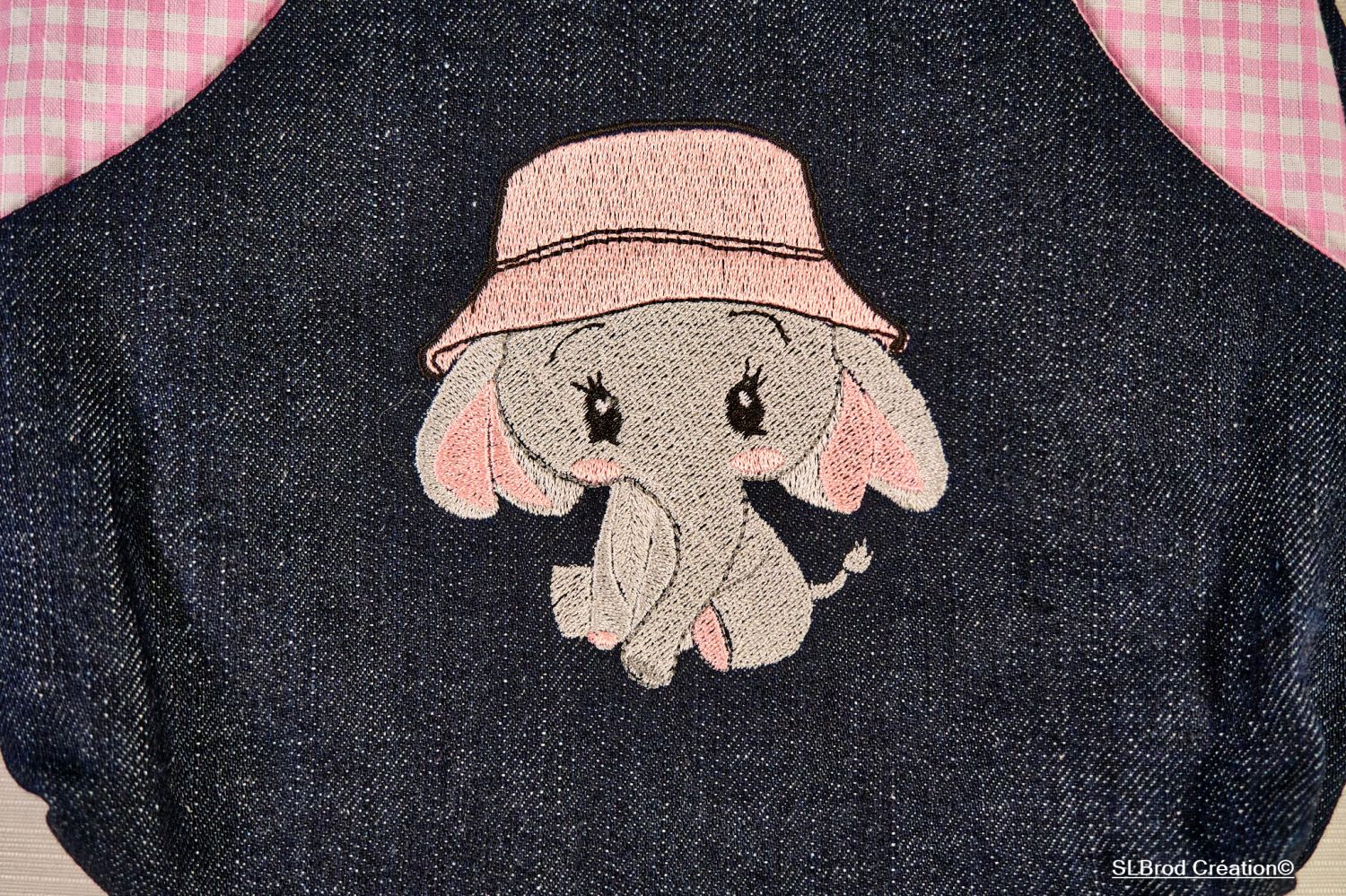 Sac à dos enfant brodé éléphant au chapeau rose personnalisable