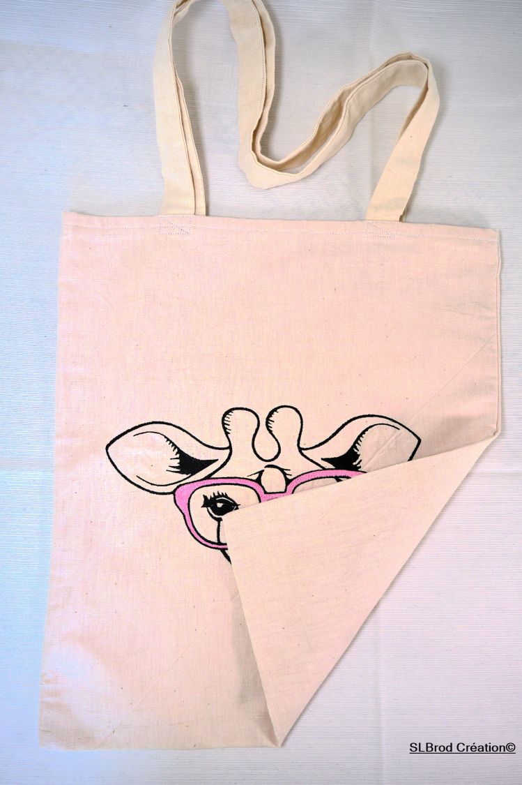 Tote Bag brodé girafe lunettes roses personnalisable