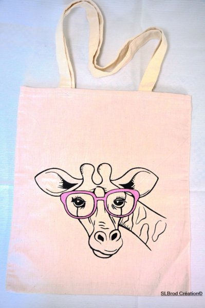 Tote Bag brodé girafe lunettes roses personnalisable