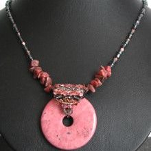 Collier au donut en rhodonite rose
