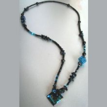 Sautoir noir & bleu