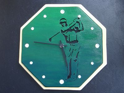 Horloge design en bois "Golf"